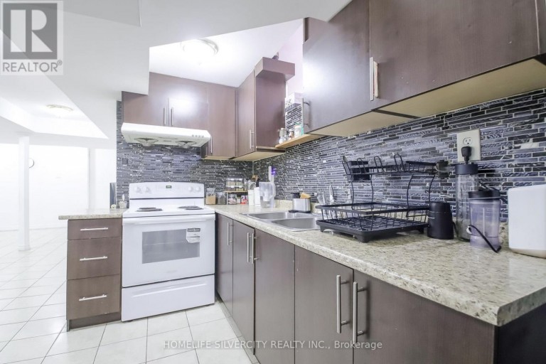 22 MEADOW GLADE ROAD, Brampton (Sandringham-Wellington), Ontario, L6R1Z7
