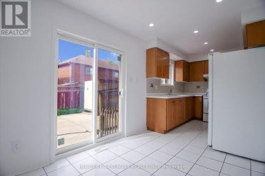22 MEADOW GLADE ROAD Brampton (Sandringham-Wellington) Ontario photo 16