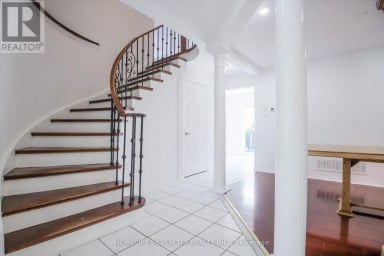 22 MEADOW GLADE ROAD Brampton (Sandringham-Wellington) Ontario photo 19