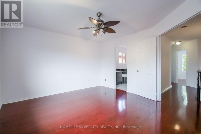 22 MEADOW GLADE ROAD, Brampton (Sandringham-Wellington), Ontario, L6R1Z7