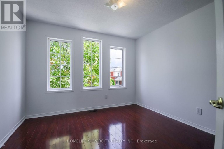 22 MEADOW GLADE ROAD, Brampton (Sandringham-Wellington), Ontario, L6R1Z7