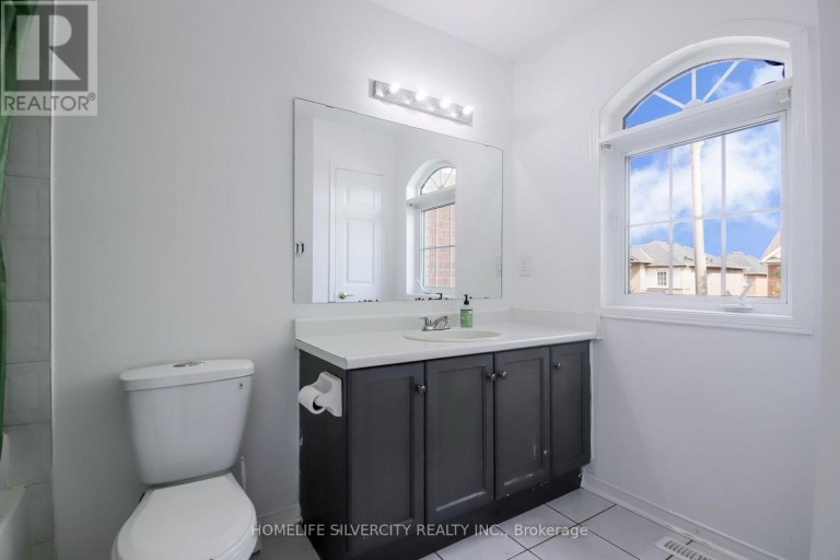 22 MEADOW GLADE ROAD, Brampton (Sandringham-Wellington), Ontario, L6R1Z7
