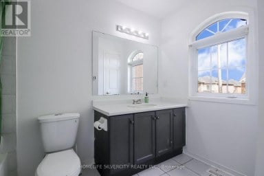 22 MEADOW GLADE ROAD Brampton (Sandringham-Wellington) Ontario photo 42