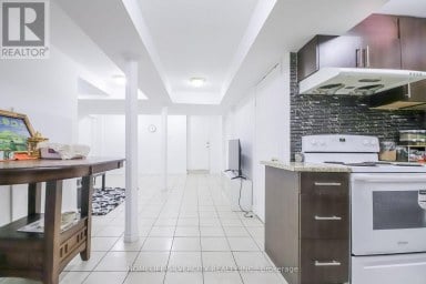 22 MEADOW GLADE ROAD Brampton (Sandringham-Wellington) Ontario photo 44