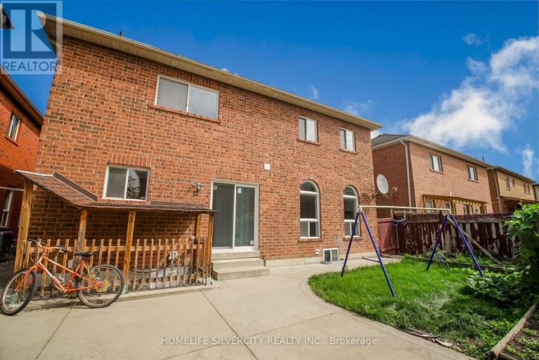 22 MEADOW GLADE ROAD, Brampton (Sandringham-Wellington), Ontario, L6R1Z7