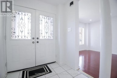 22 MEADOW GLADE ROAD Brampton (Sandringham-Wellington) Ontario photo 6