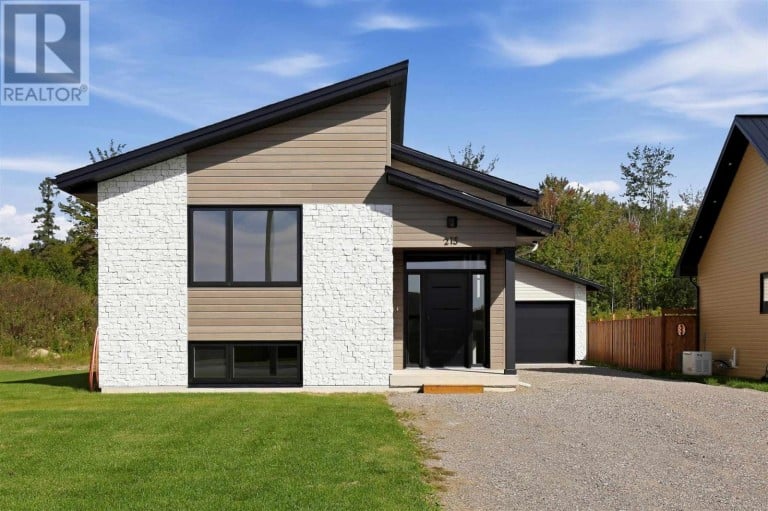 215 Greenfield DR, Sault Ste. Marie, Ontario, P6C3T3 (ID SM262615)