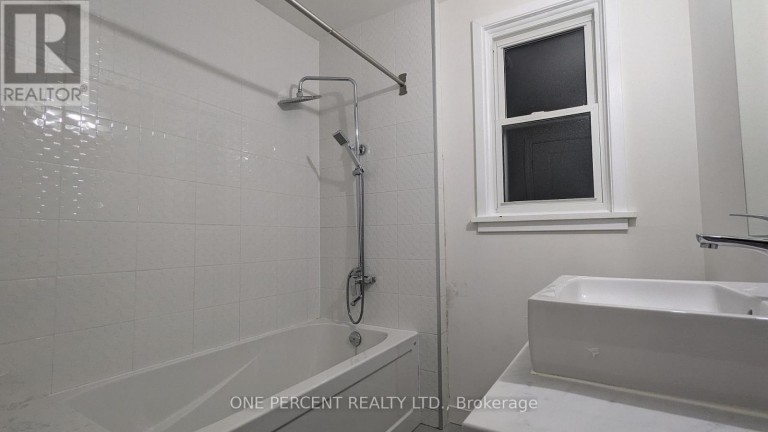 1 - 249 EAST 18TH STREET, Hamilton (Inch Park), Ontario, L9A4P5