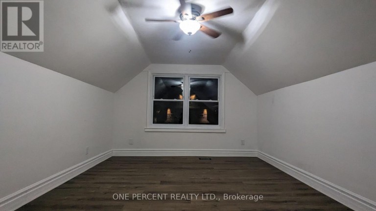 1 - 249 EAST 18TH STREET, Hamilton (Inch Park), Ontario, L9A4P5