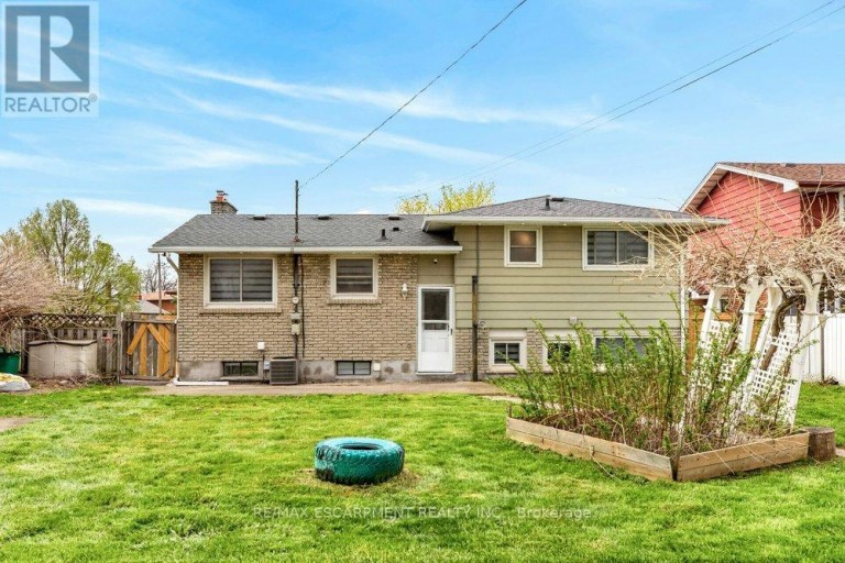 20 ST. CHARLES DRIVE, Thorold (Thorold Downtown), Ontario, L2V2W4