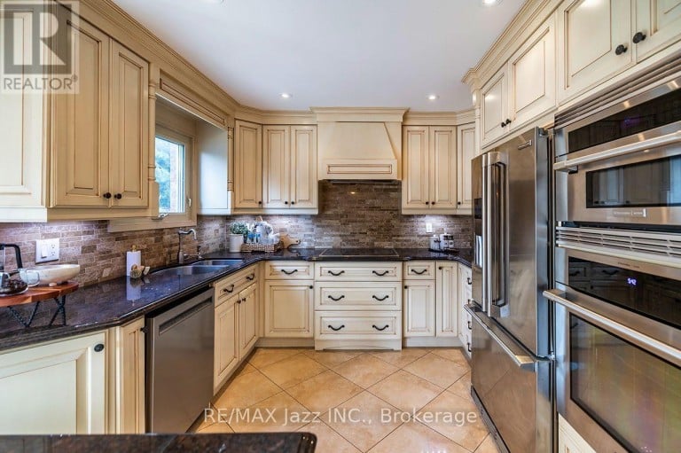 106 TILMAN CIRCLE, Markham (Markham Village), Ontario, L3P5V3