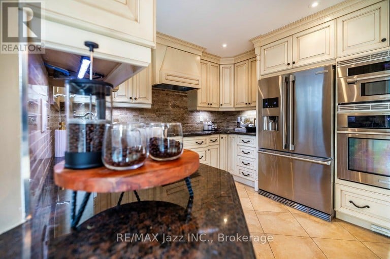 106 TILMAN CIRCLE, Markham (Markham Village), Ontario, L3P5V3