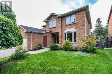 106 TILMAN CIRCLE Markham (Markham Village) Ontario photo 2