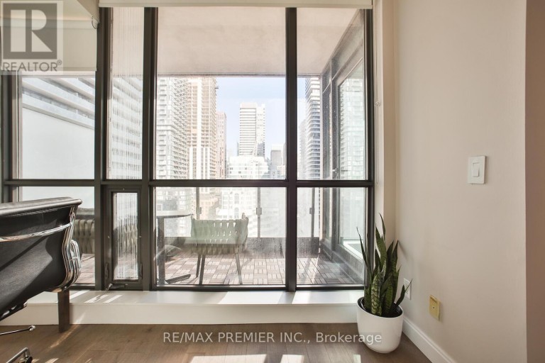 1606 - 8 CHARLOTTE STREET, Toronto (Waterfront Communities), Ontario, M5V0K4