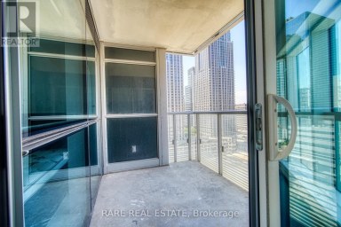 1024 - 386 YONGE STREET Toronto (Bay Street Corridor) Ontario photo 18