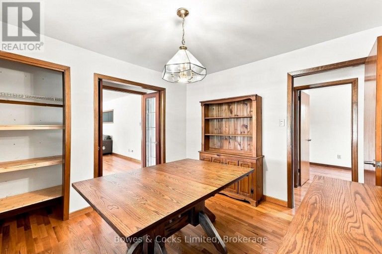687 LUNDY'S LANE, Peterborough (Otonabee Ward 1), Ontario, K9J4J9