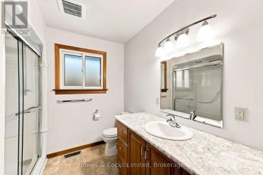 687 LUNDY'S LANE Peterborough (Otonabee Ward 1) Ontario photo 21