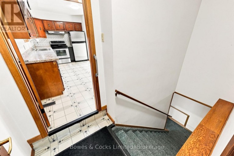 687 LUNDY'S LANE, Peterborough (Otonabee Ward 1), Ontario, K9J4J9