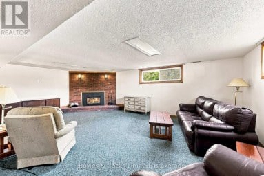 687 LUNDY'S LANE Peterborough (Otonabee Ward 1) Ontario photo 26