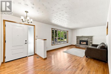 687 LUNDY'S LANE Peterborough (Otonabee Ward 1) Ontario photo 4
