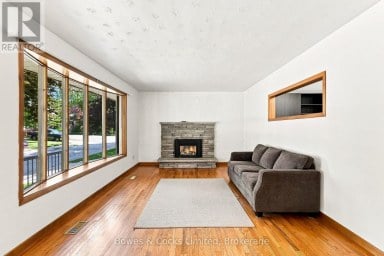 687 LUNDY'S LANE Peterborough (Otonabee Ward 1) Ontario photo 8