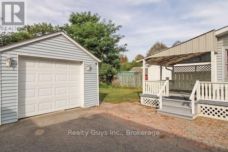 523 ARMOUR ROAD, Peterborough (Ashburnham Ward 4), Ontario, K9H1Y8