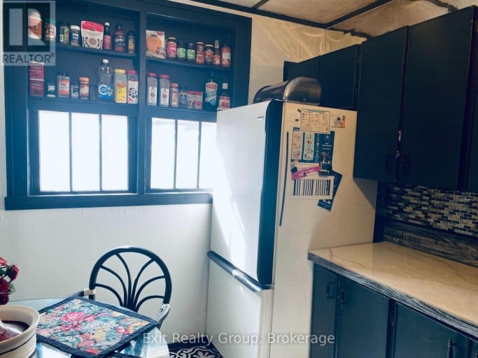 33 GLASTONBURY ROAD, Addington Highlands (Addington Highlands), Ontario, K0H2G0