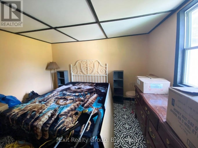 33 GLASTONBURY ROAD, Addington Highlands (Addington Highlands), Ontario, K0H2G0