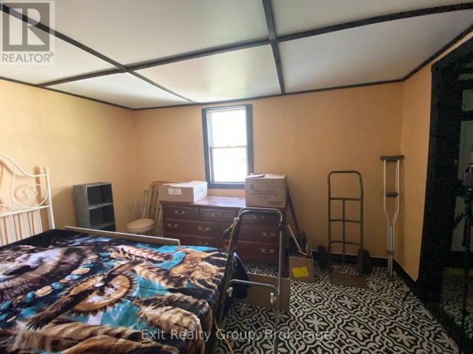 33 GLASTONBURY ROAD, Addington Highlands (Addington Highlands), Ontario, K0H2G0