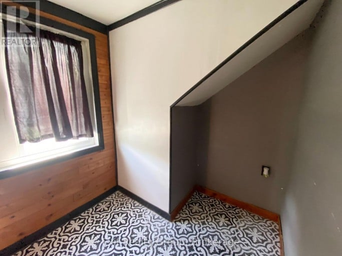 33 GLASTONBURY ROAD, Addington Highlands (Addington Highlands), Ontario, K0H2G0