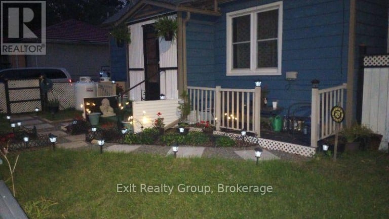33 GLASTONBURY ROAD, Addington Highlands (Addington Highlands), Ontario, K0H2G0