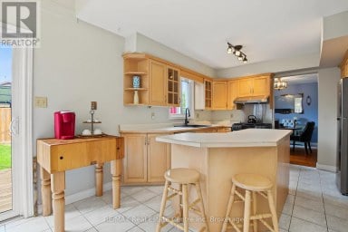 71 LINDA DRIVE Cambridge Ontario photo 12