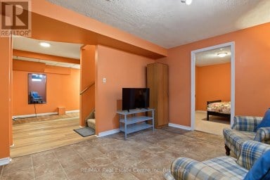 71 LINDA DRIVE Cambridge Ontario photo 34