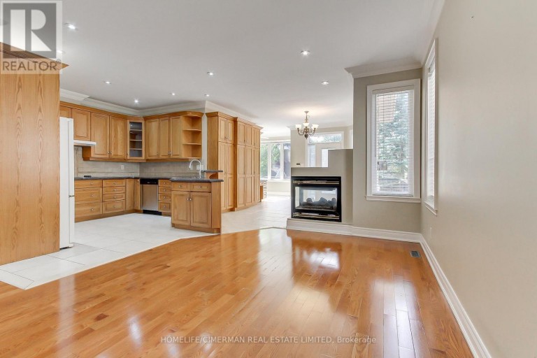 61 PEMBERTON ROAD, Richmond Hill (North Richvale), Ontario, L4C3T5