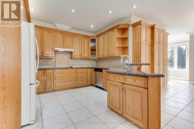 61 PEMBERTON ROAD Richmond Hill (North Richvale) Ontario photo 14