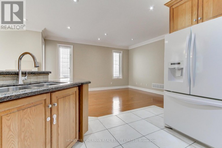 61 PEMBERTON ROAD, Richmond Hill (North Richvale), Ontario, L4C3T5
