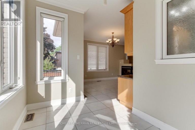 61 PEMBERTON ROAD, Richmond Hill (North Richvale), Ontario, L4C3T5