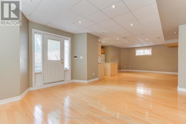 61 PEMBERTON ROAD, Richmond Hill (North Richvale), Ontario, L4C3T5