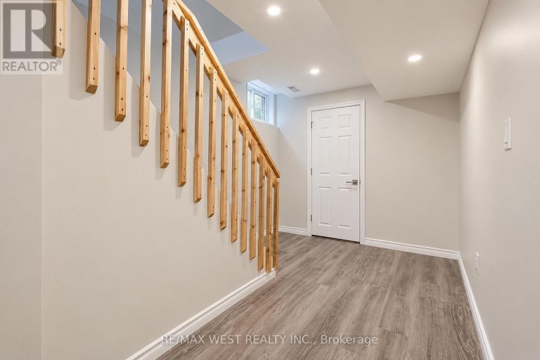 BSMT - 70 BREEZE DRIVE, Bradford West Gwillimbury (Bradford), Ontario, L3Z3A5
