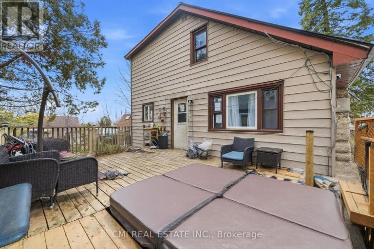 345 LINWOOD AVENUE, Orillia, Ontario, L3V2W8