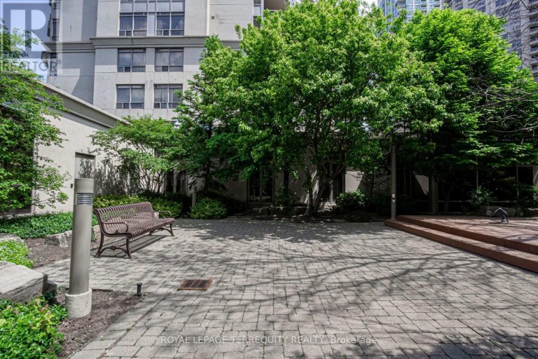 226 - 3888 DUKE OF YORK BOULEVARD, Mississauga (City Centre), Ontario, L5B4P5