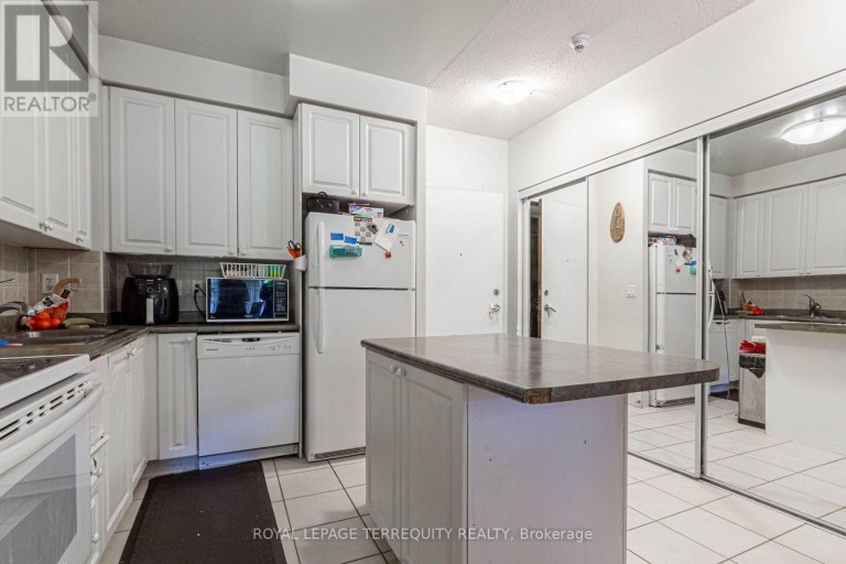 226 - 3888 DUKE OF YORK BOULEVARD, Mississauga (City Centre), Ontario, L5B4P5
