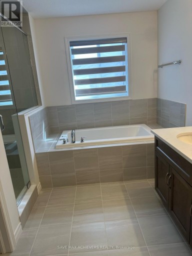 11 SUGAR TRAIL E, Kitchener, Ontario, N3A3E4