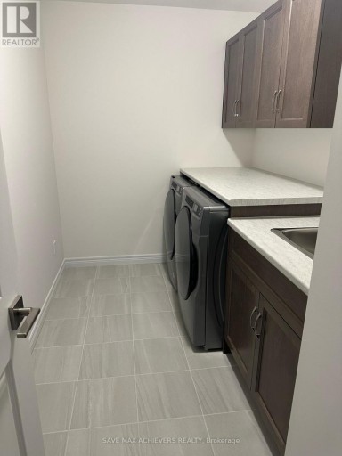 11 SUGAR TRAIL E, Kitchener, Ontario, N3A3E4