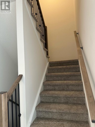 11 SUGAR TRAIL E, Kitchener, Ontario, N3A3E4