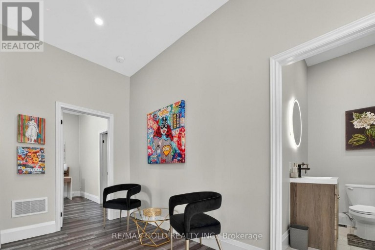 3 WARDROPE AVENUE, Hamilton (Stoney Creek), Ontario, L8G1R9