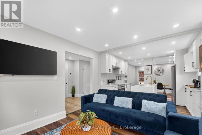 3 WARDROPE AVENUE, Hamilton (Stoney Creek), Ontario, L8G1R9