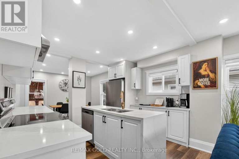 3 WARDROPE AVENUE, Hamilton (Stoney Creek), Ontario, L8G1R9