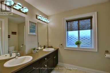 22 PORTLAND STREET Collingwood Ontario photo 35