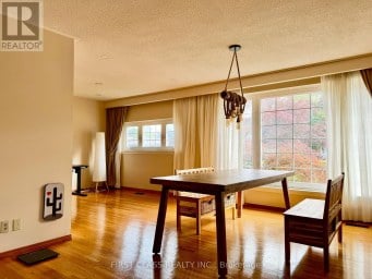 64 GROVE PARK CRESCENT Toronto (Don Valley Village) Ontario photo 3